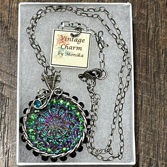 New Handcrafted Vintage Czech Glass Button w/ Silver Plated Wiring Necklace - Picture 5 of 6